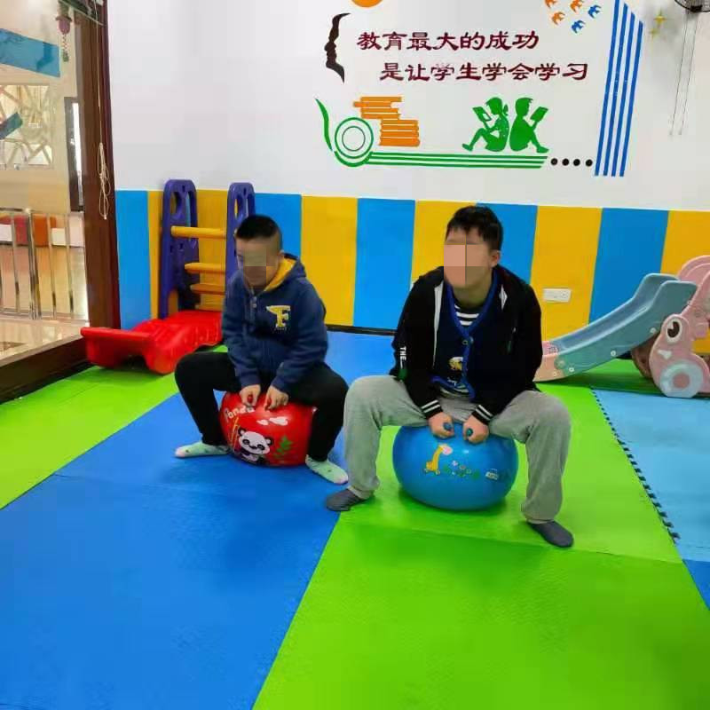 �ڸ�ͳѵ���з�չ���ӵ���������